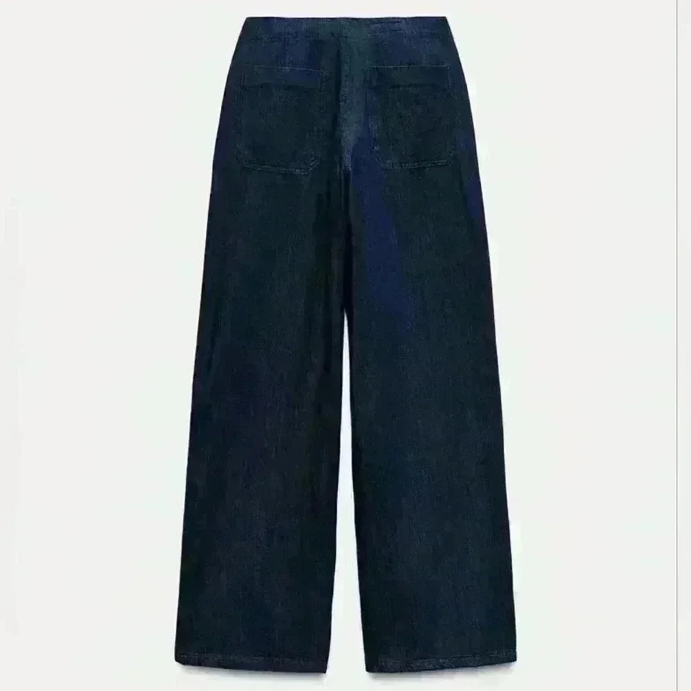NWOT Zara High-Waisted Jeans.